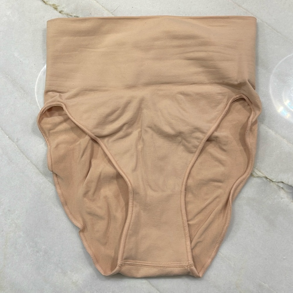 NWOT!! SKIMS shaping underwear high waisted, size L/XL. Brand new.